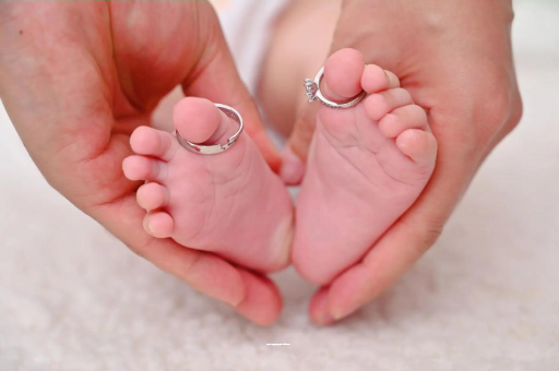 广州代怀试管生子怀孕多久会想呕吐